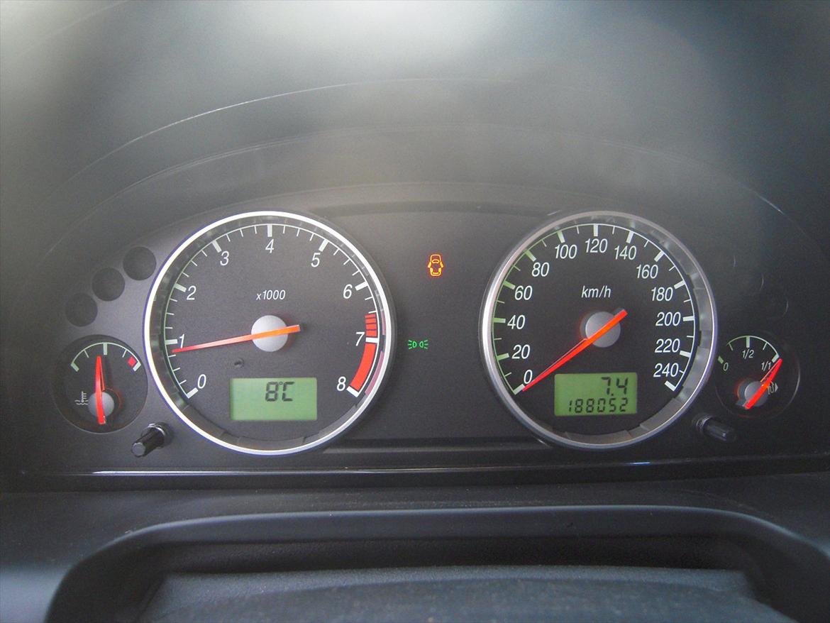 Ford Mondeo 1.8 Ghia billede 11