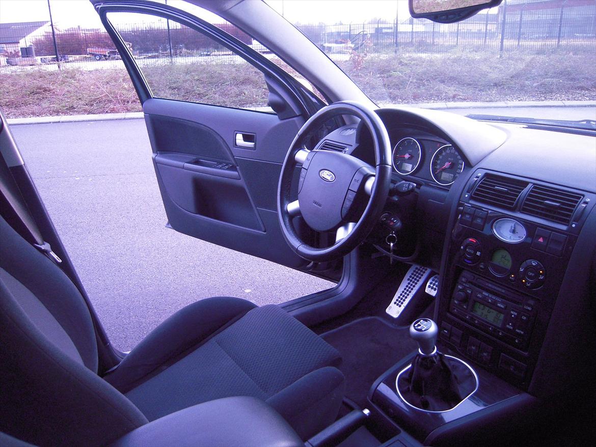 Ford Mondeo 1.8 Ghia billede 9