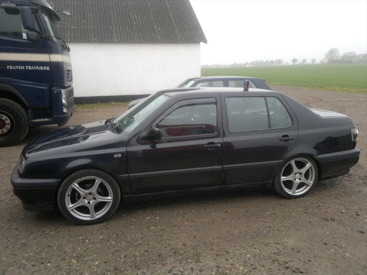 VW Vento (Solgt) billede 14