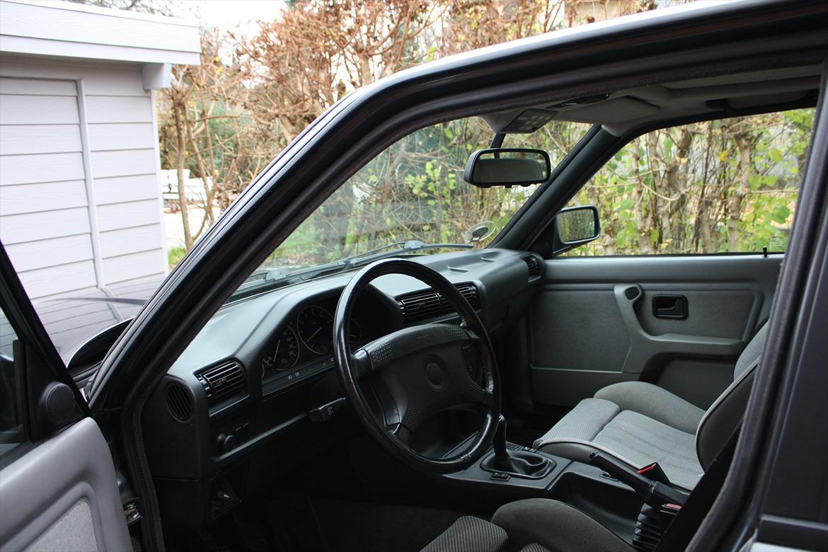BMW E30 325 Touring - SOLGT billede 3
