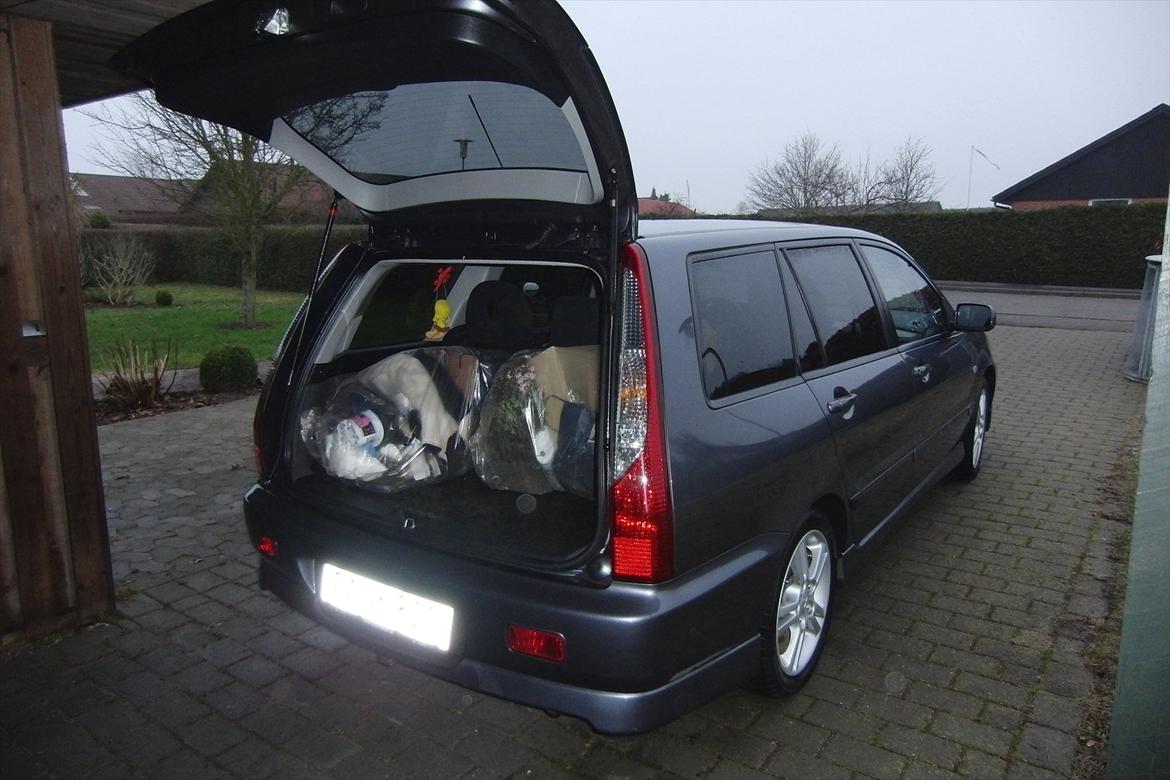 Mitsubishi Lancer 2,0 STW - et fyldt bagagerum, der tømmes i morgen ;-) billede 3