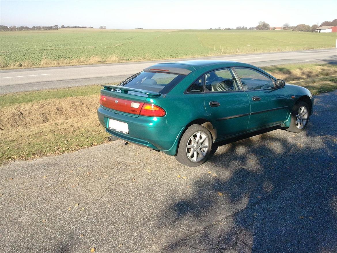 Mazda 323 F 1,5 GLX billede 5