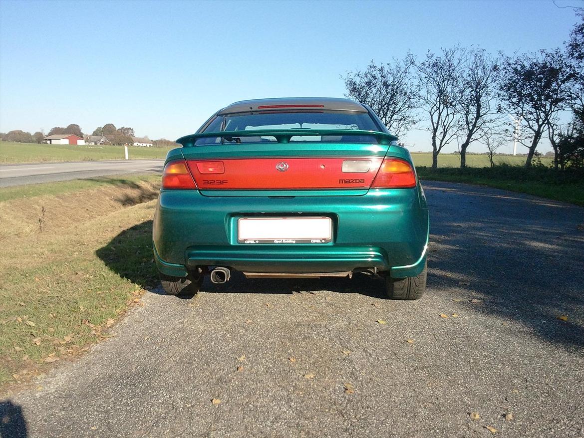 Mazda 323 F 1,5 GLX billede 6