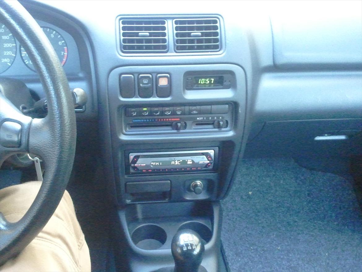 Mazda 323 F 1,5 GLX billede 11