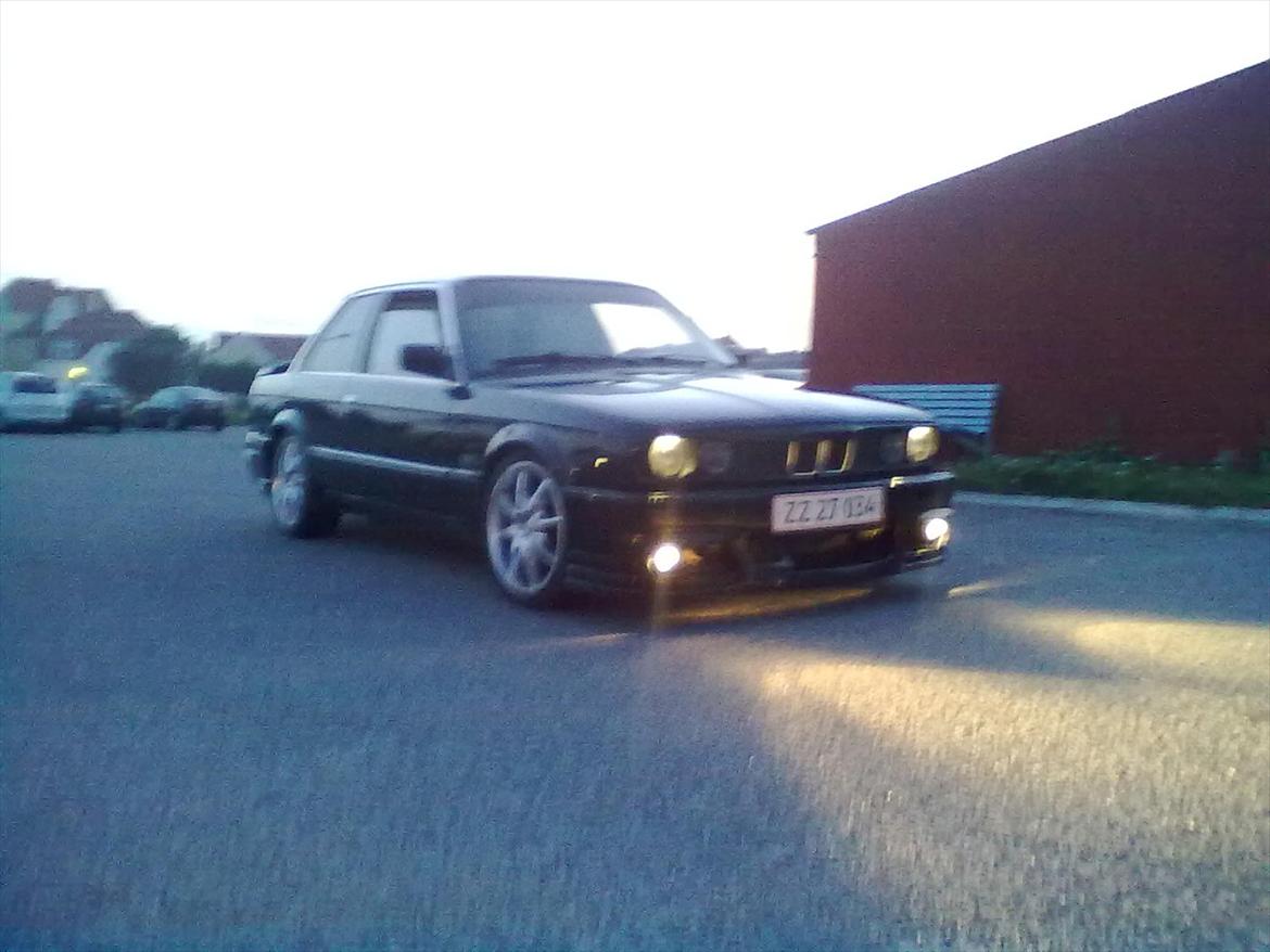 BMW e 30 320 billede 2