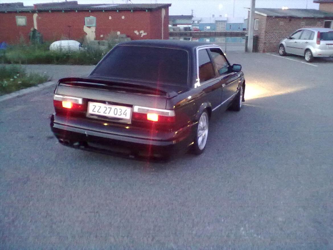 BMW e 30 320 billede 4