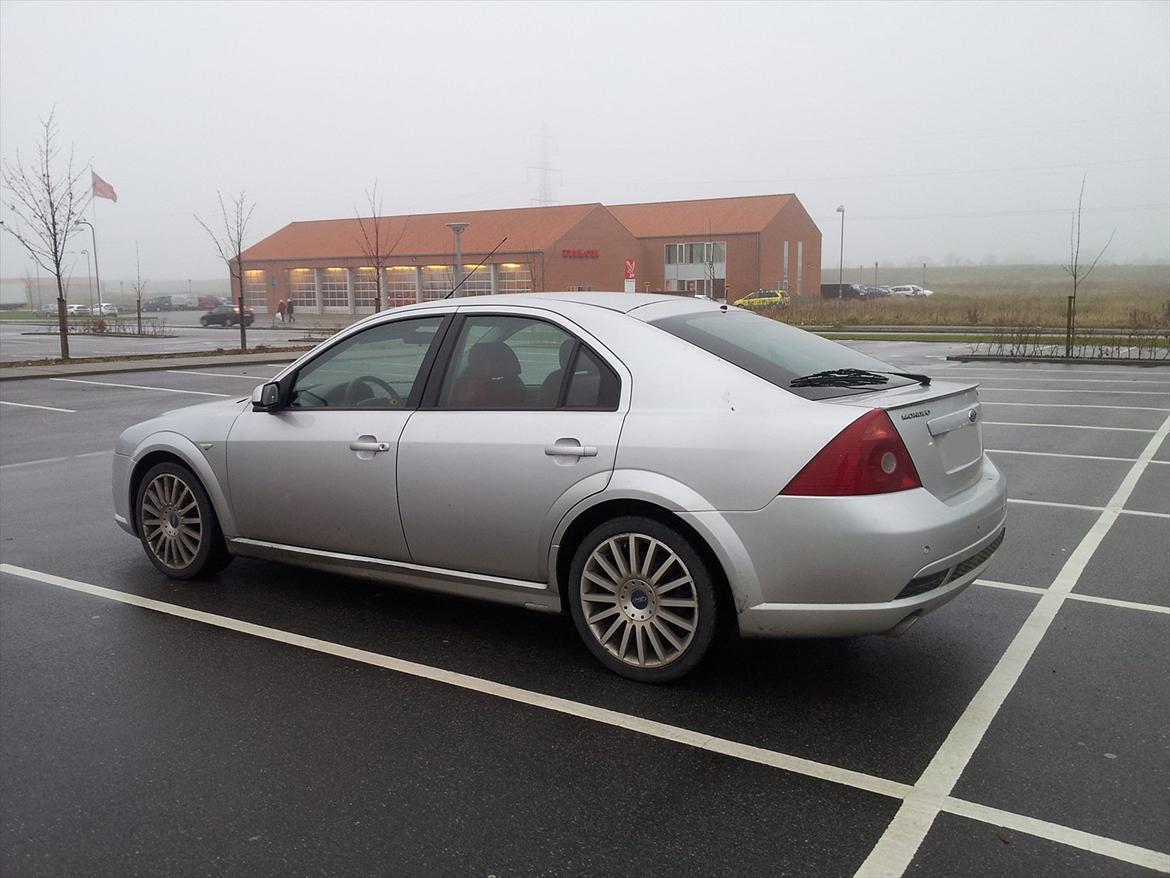 Ford Mondeo ST 220 billede 2