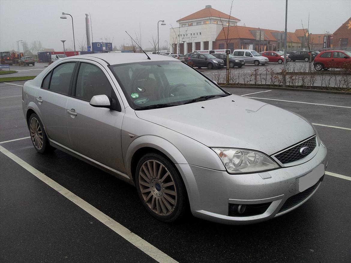 Ford Mondeo ST 220 billede 4