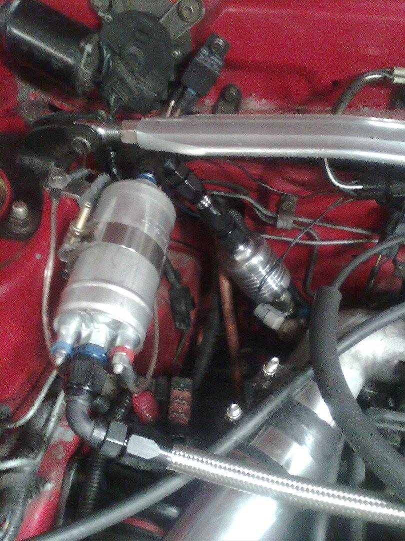 Mitsubishi Eclipse GSX - En ekstra inline Bosch 044 fuel pump billede 10