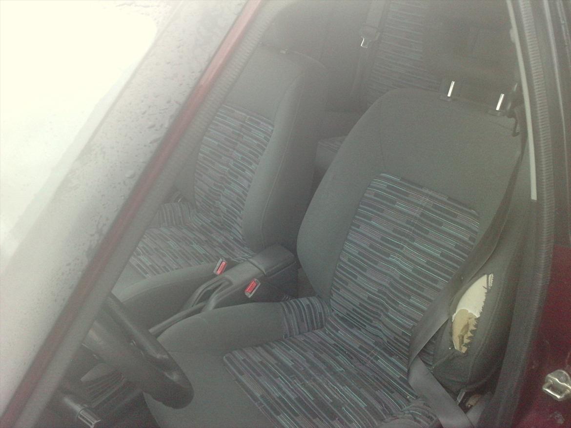 Mazda 323f 1.6 16v (død) billede 12