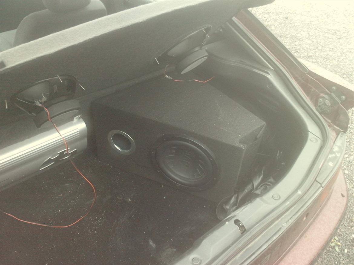 Mazda 323f 1.6 16v (død) billede 18