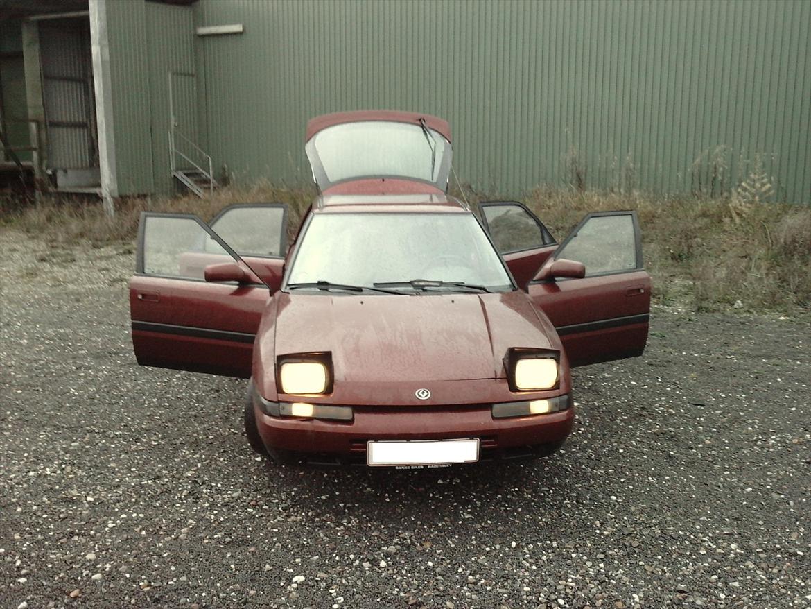 Mazda 323f 1.6 16v (død) billede 7