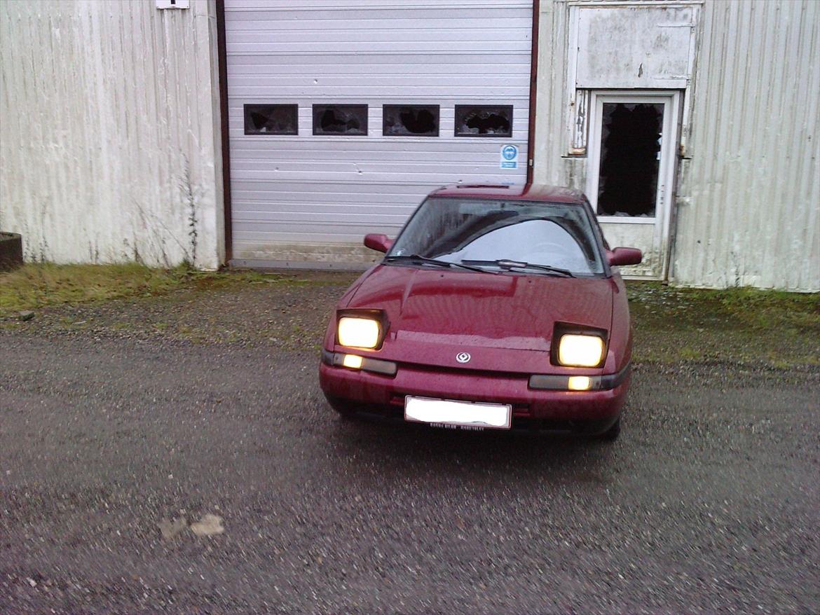 Mazda 323f 1.6 16v (død) billede 8