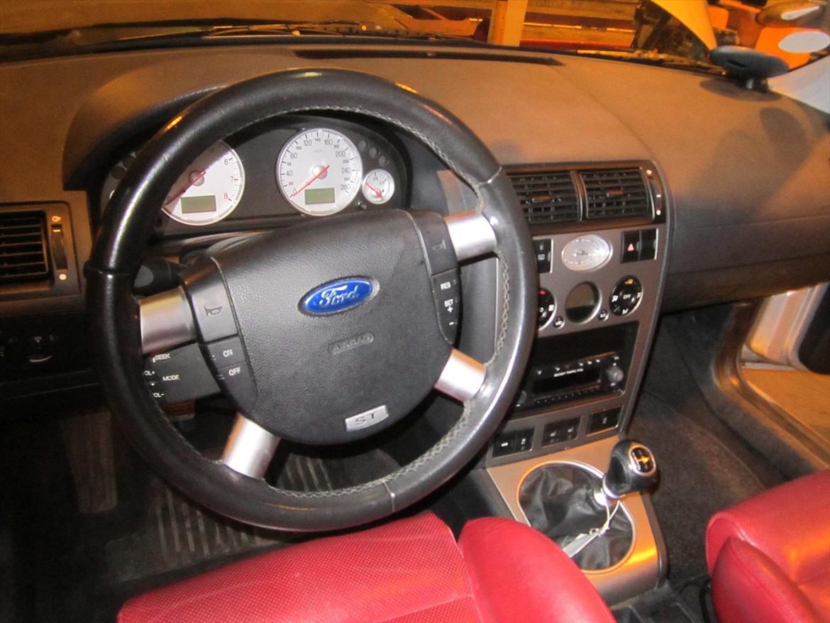 Ford Mondeo ST 220 billede 13