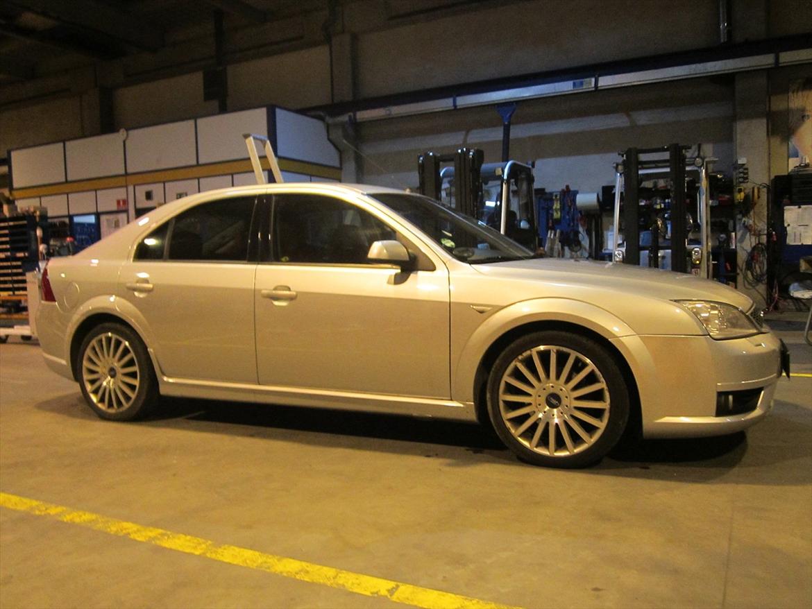 Ford Mondeo ST 220 billede 17