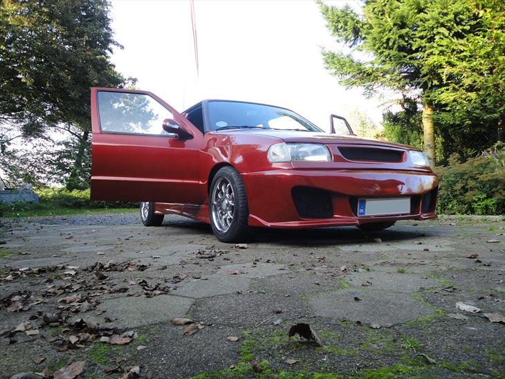 {{currentPhoto.altText}} billede {{currentPhoto.number}}