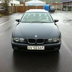 BMW 528i steptronic