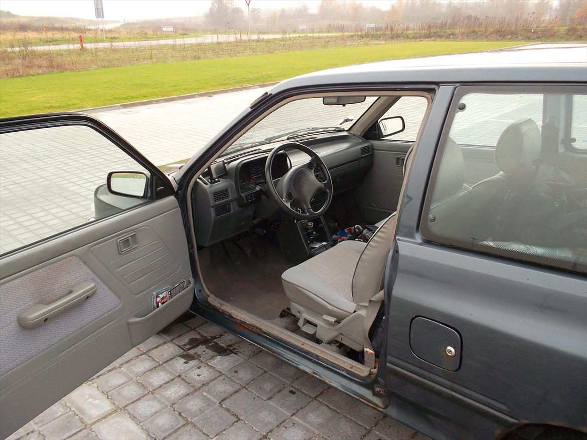 Kia pride 16 v billede 8