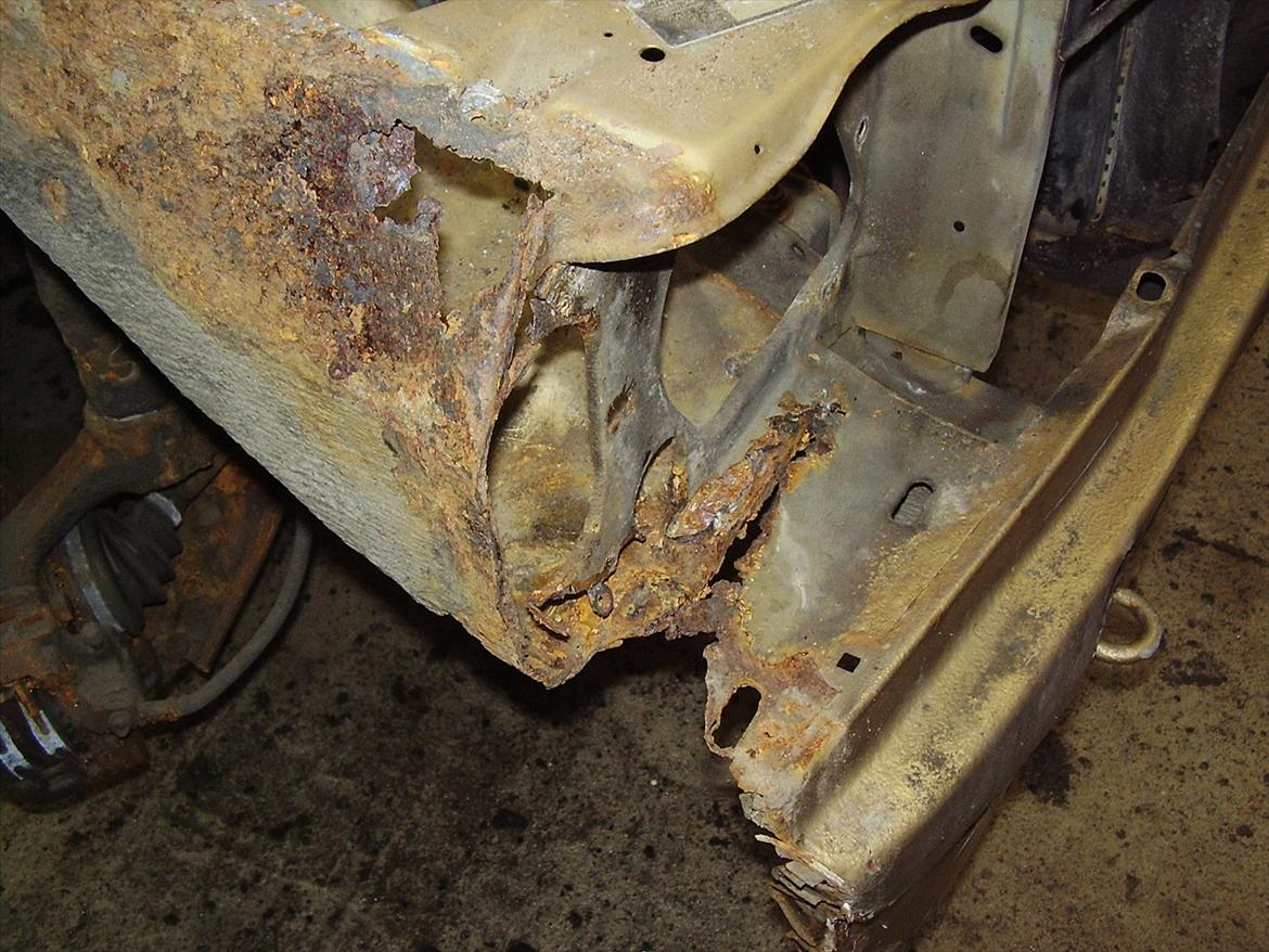 Opel Kadett D - lygtehus før rep. billede 11