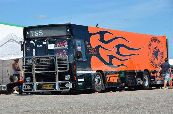 Dodge Dart - Party tour bussen .. billede 2