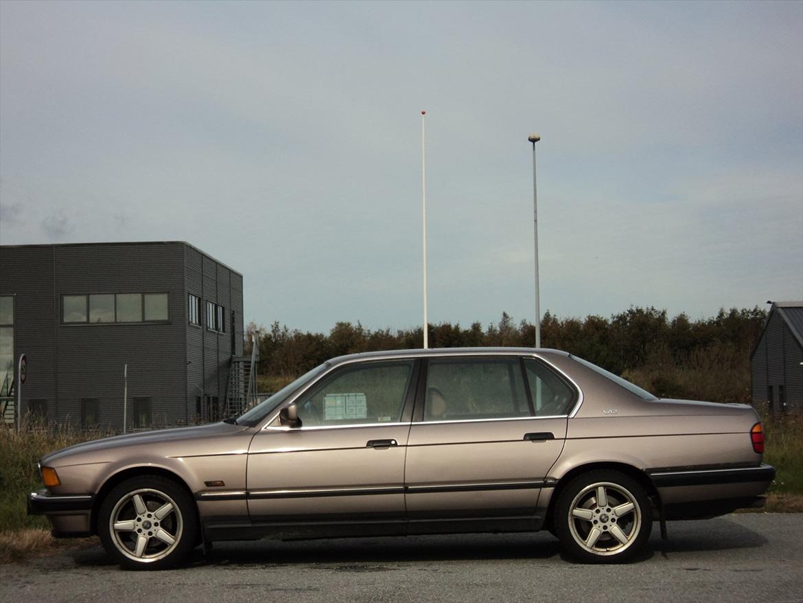 BMW E32 750iLA V12 billede 3