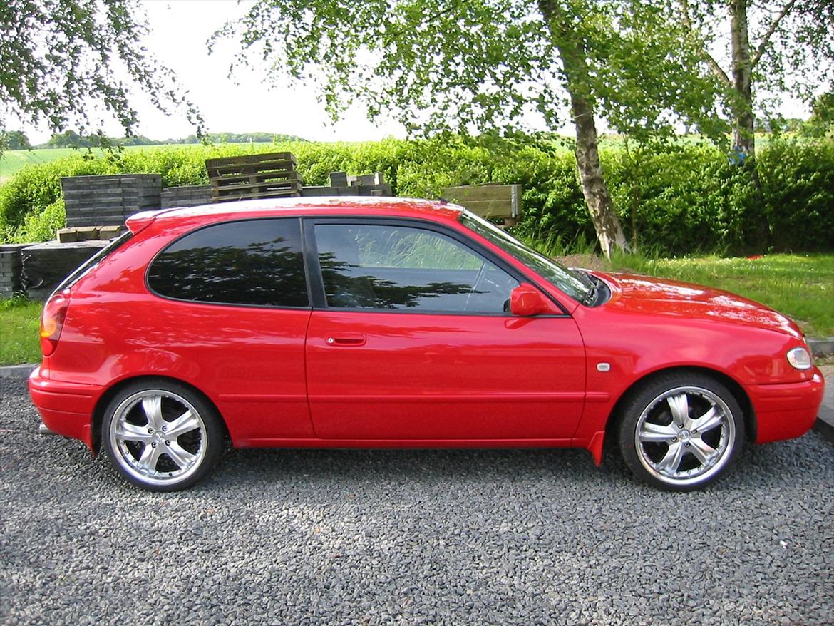 Toyota Corolla ZZE111  billede 3