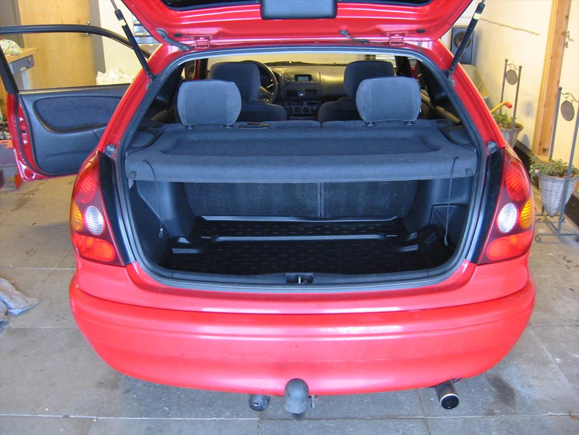 Toyota Corolla ZZE111  billede 8