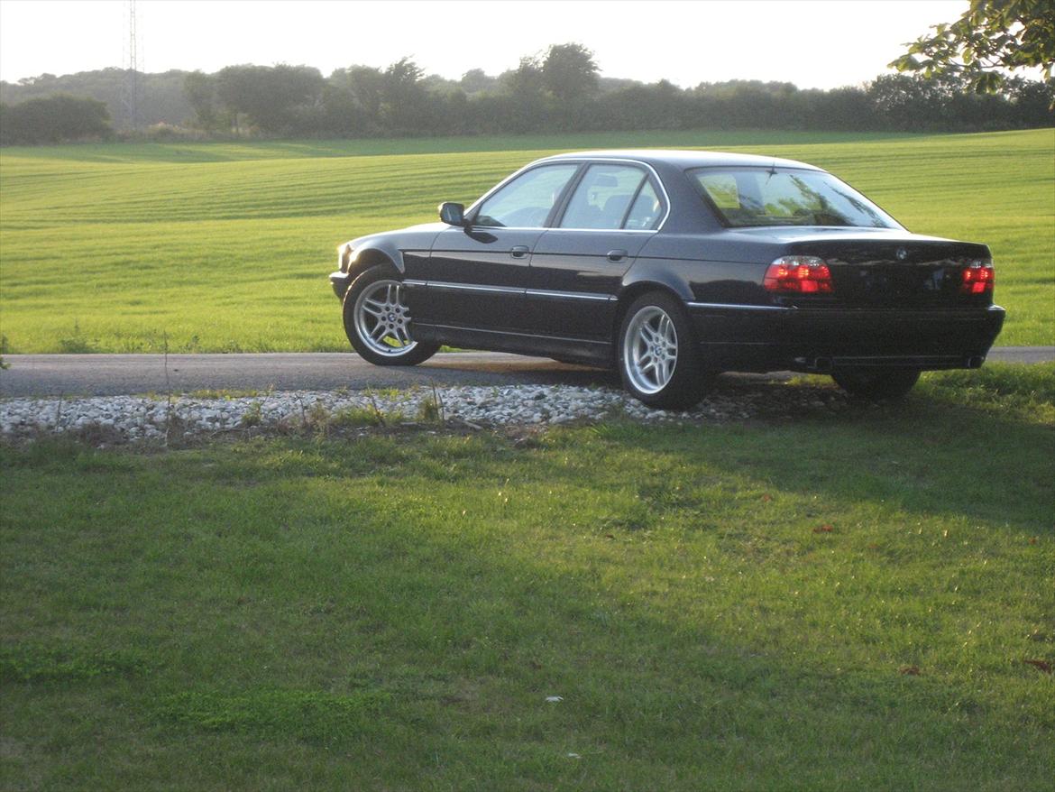 BMW 740i 4,4 steptronic billede 9