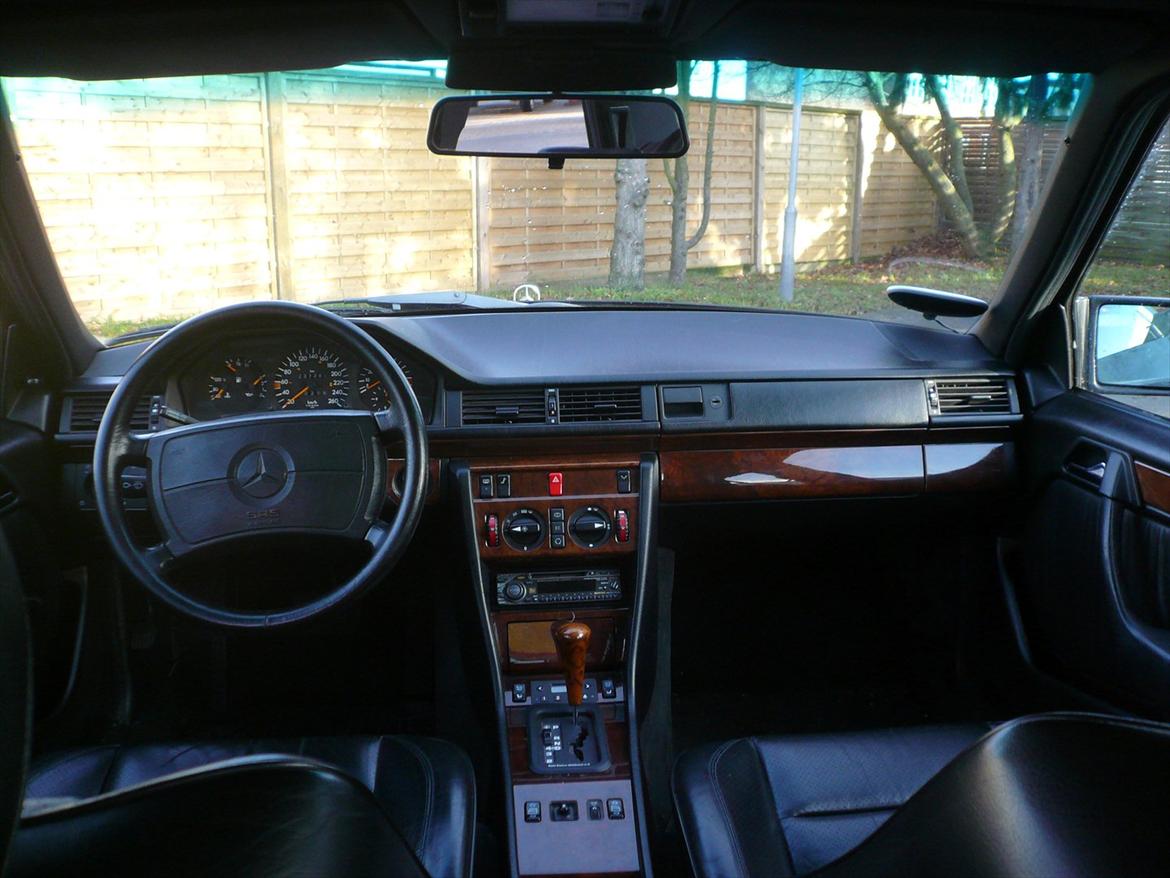 Mercedes Benz 300E Sportline *SOLGT* billede 2