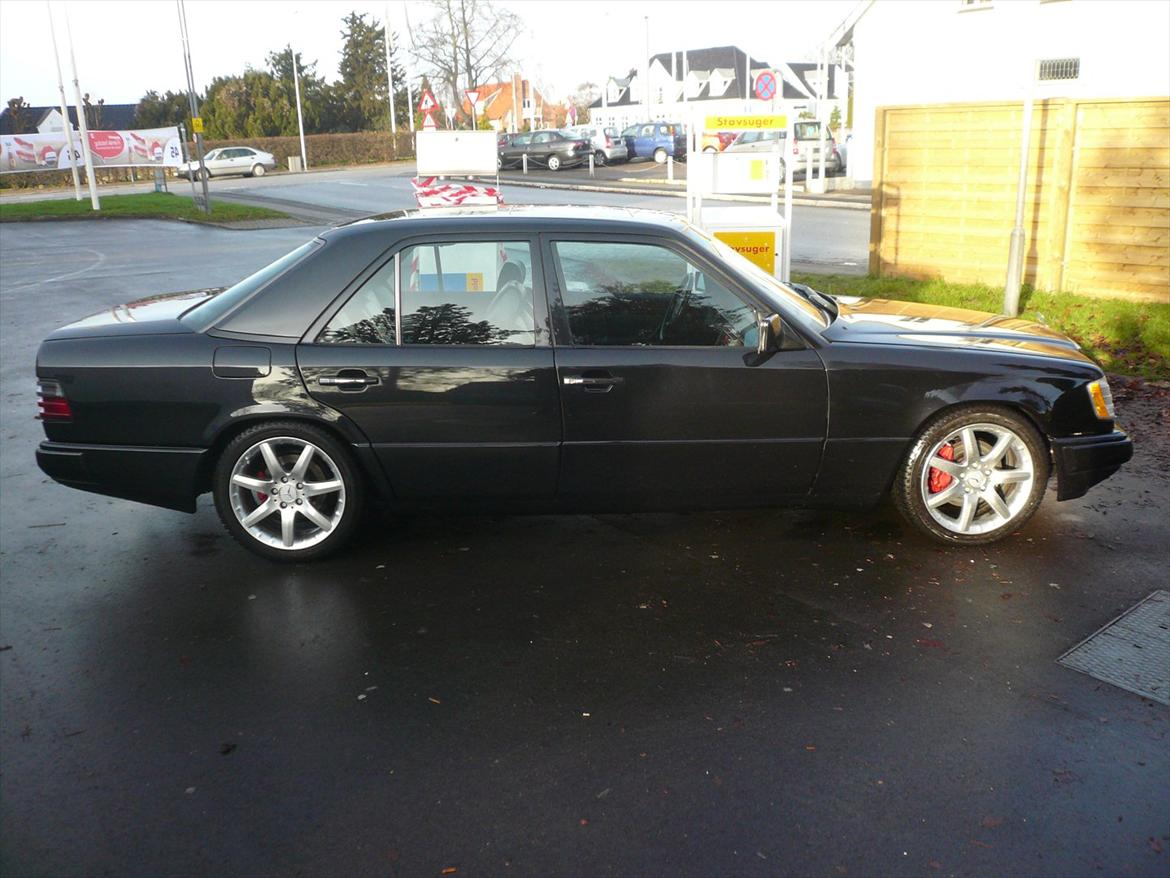 Mercedes Benz 300E Sportline *SOLGT* billede 3