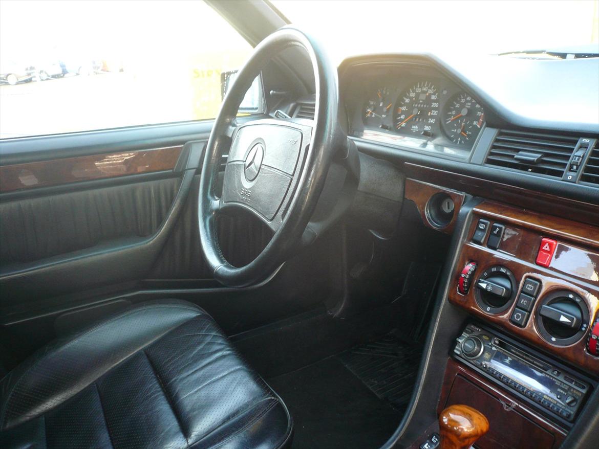 Mercedes Benz 300E Sportline *SOLGT* billede 10