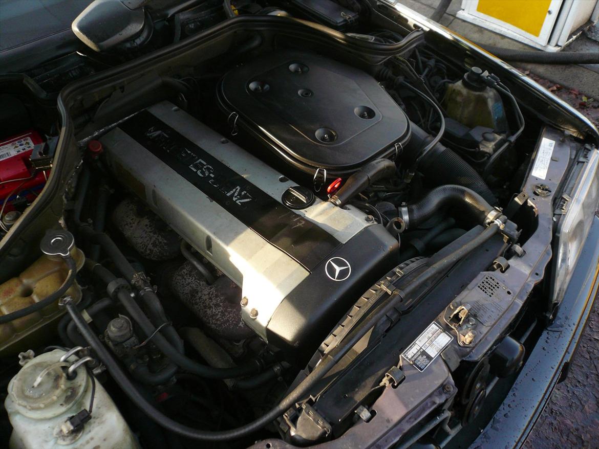 Mercedes Benz 300E Sportline *SOLGT* billede 14