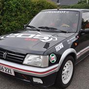 Peugeot 205 1,6 gti