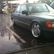 Mercedes Benz 190E
