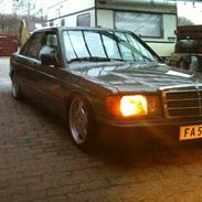 Mercedes Benz 190E