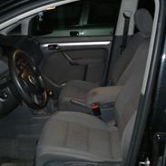 VW Touran  2,0 TDi 140 6g