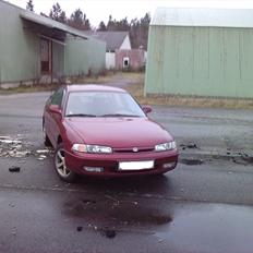 Mazda 626 1,8i 16v (død)