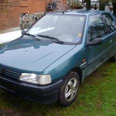 Peugeot 106  XR vero moda model 