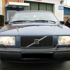 Volvo 740 sedan