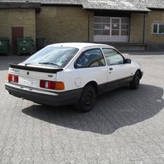 Ford Sierra <solgt>