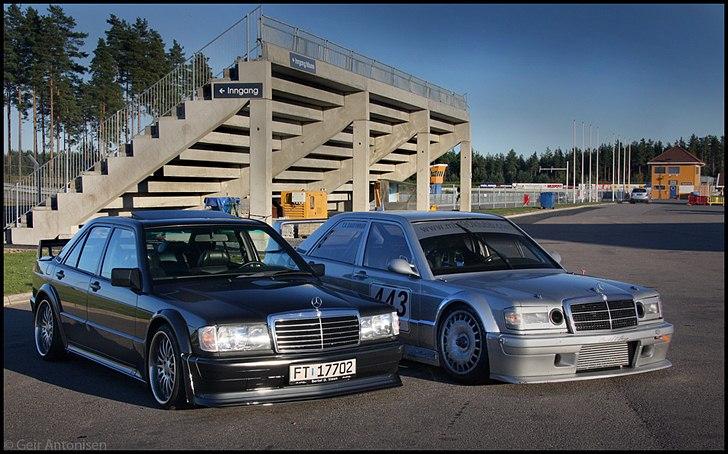 Mercedes Benz 190E 2.5-16 Evolution  - Gateversjon til venstre og baneversjon til høyre billede 11