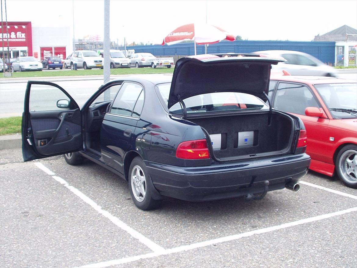 Toyota Carina E [SOLGT] billede 9