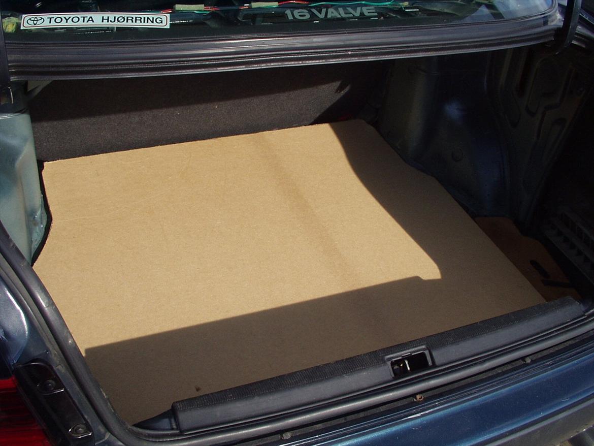 Toyota Carina E [SOLGT] billede 17