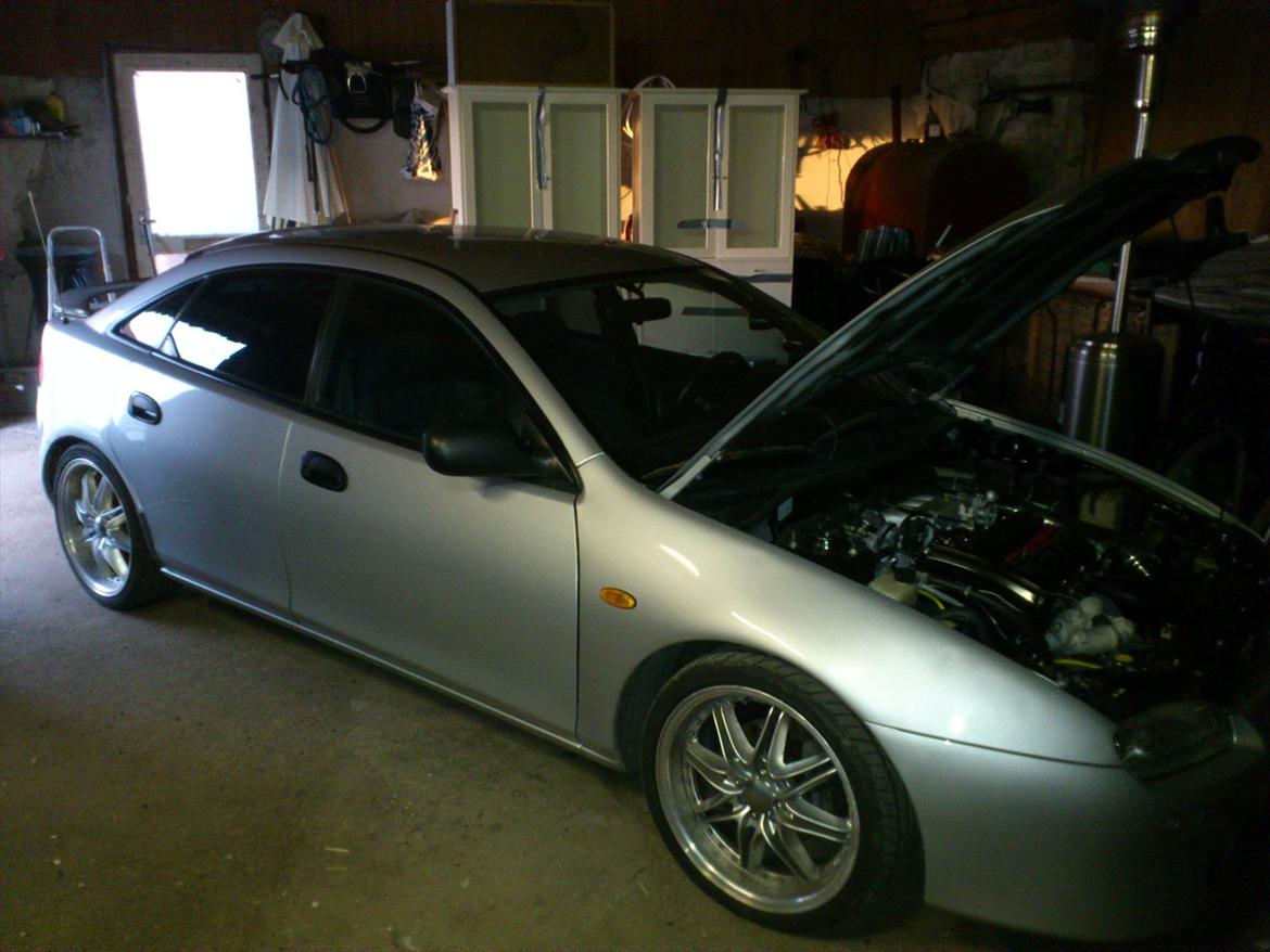Mazda 323 F med turbo SOLGT. billede 4