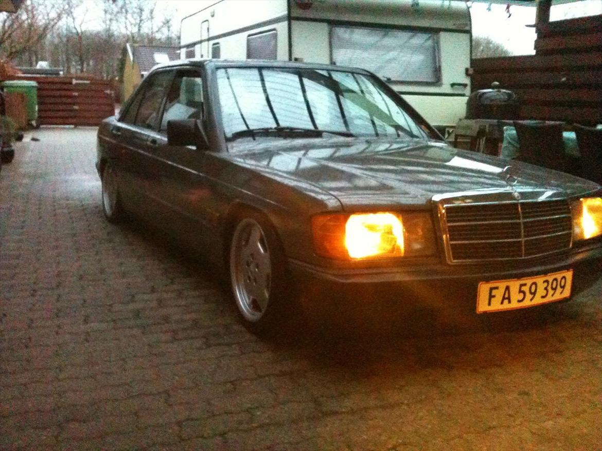 Mercedes Benz 190E billede 5