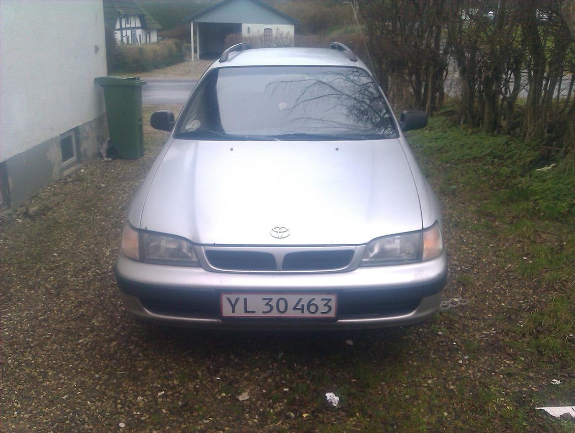 Toyota Carina E Stationcar billede 3
