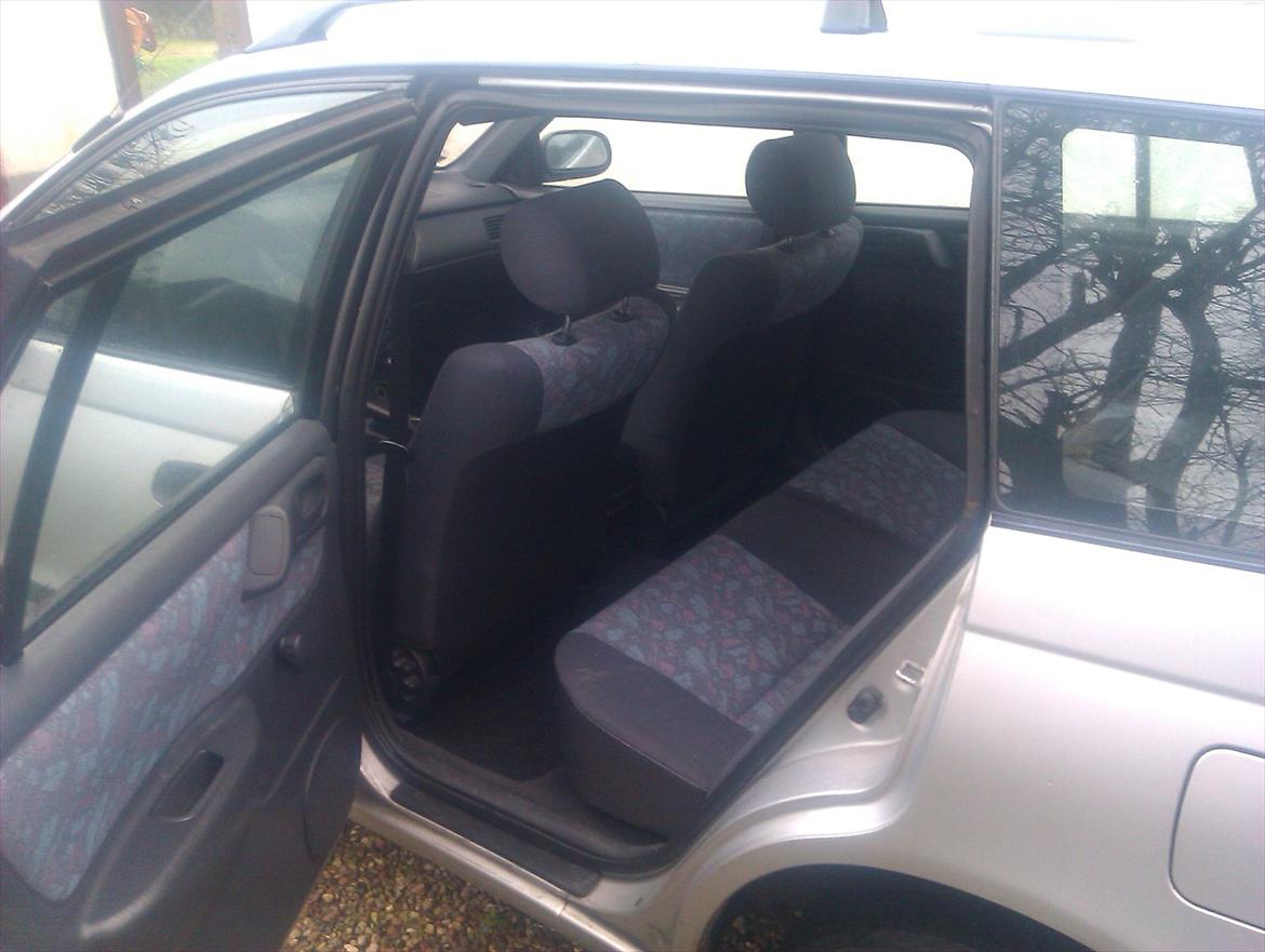 Toyota Carina E Stationcar billede 11