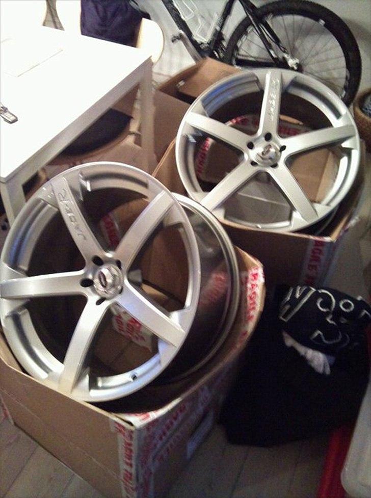 Toyota Celica GT4 4x4 Carlos Sainz - De nye fælge, da de lige var kommet hjem. billede 8