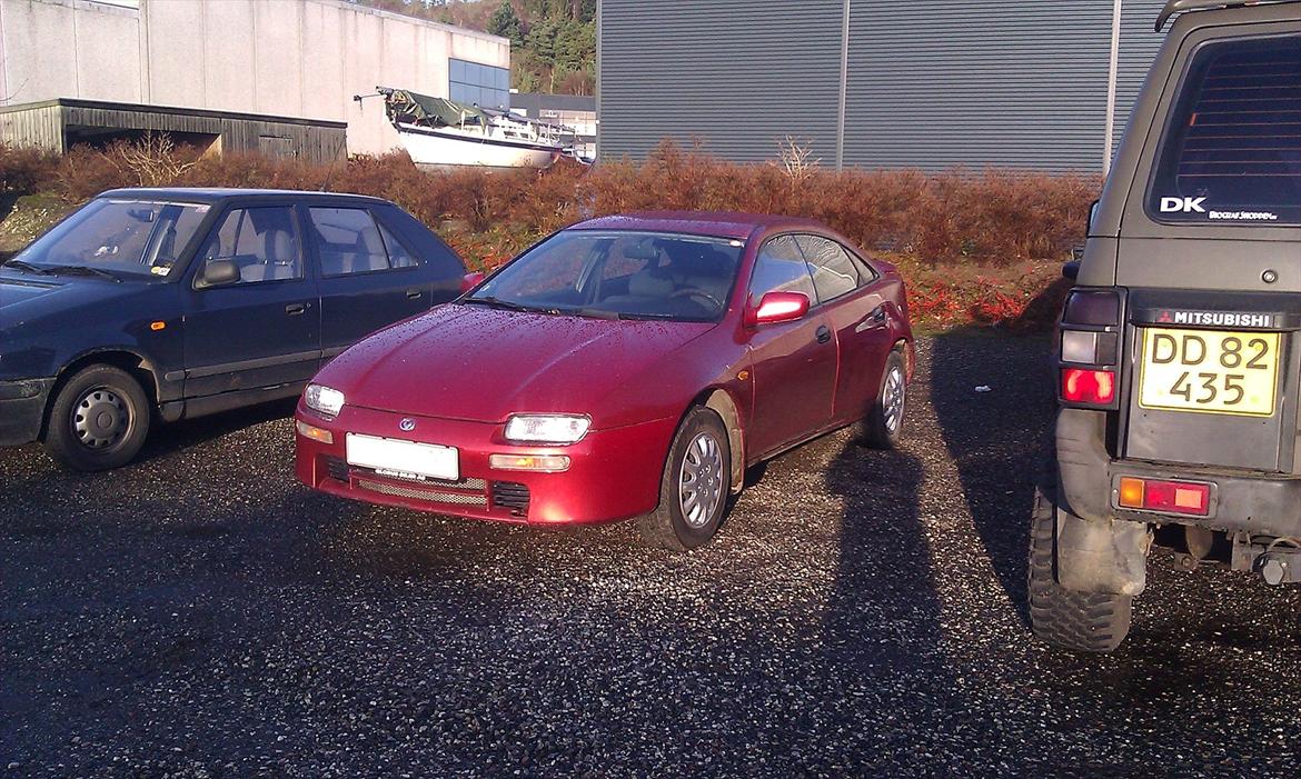 Mazda 323F BA GLX billede 1