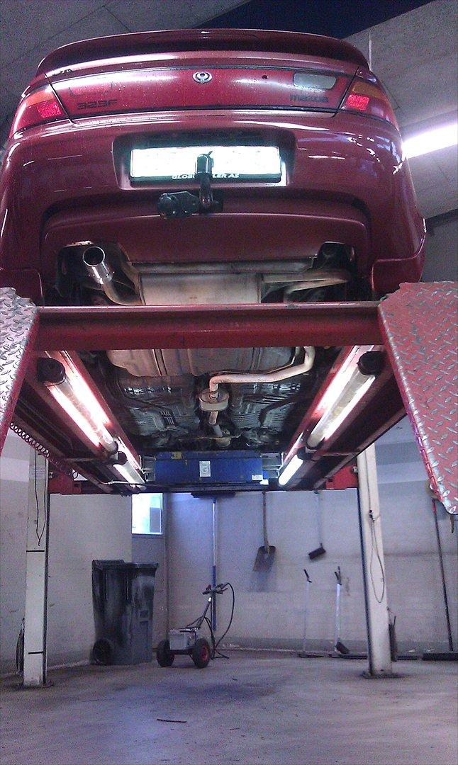 Mazda 323F BA GLX billede 3